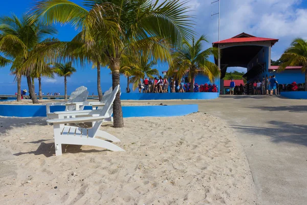 Labadee Haïti Mei 2018 Mensen Zwemvesten Gereedmaken Voor Een Water — Stockfoto