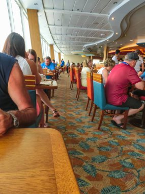 Cape Canaveral, Amerika Birleşik Devletleri - 29 Nisan 2018: yemek odası büfe lüks yolcu gemisi aboard