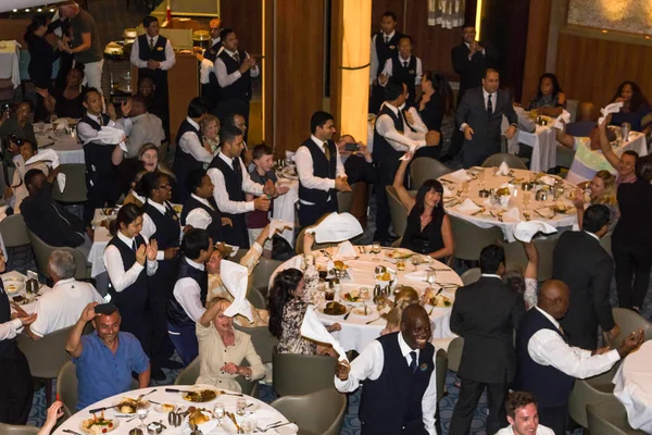 Мыс Канаверал, США - 29 апреля 2018 года: Ресторан Grande на борту роскошного круизного судна — стоковое фото
