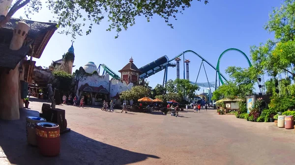 Orlando, Florida, ABD - 10 Mayıs 2018: Macera Adası, Universal Studios Orlando, insanlar. — Stok fotoğraf