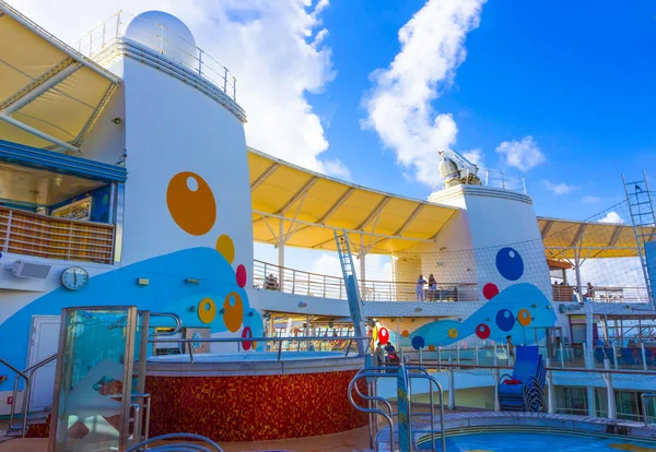 Cape Canaveral Usa May 2018 Upper Deck Swimming Pools Cruise — Stock Photo, Image