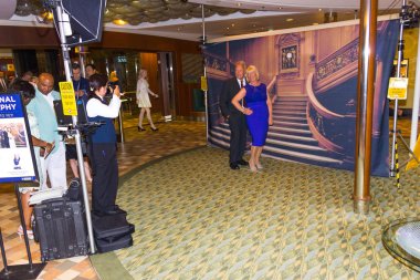 Cape Canaveral, Amerika Birleşik Devletleri - 30 Nisan 2018: Cruise liner Oasis Royal Caribbean tarafından denizlerin yolcularla