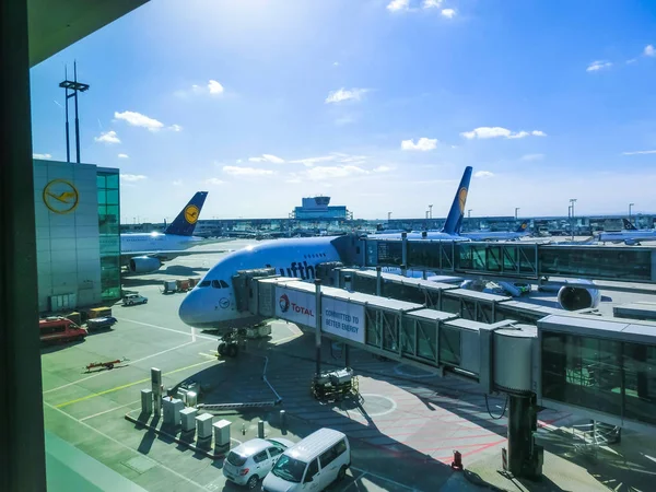 Frankfurt Duitsland April 2018 Lijn Vliegtuigen Lufthansa Airbus A380 Klaar — Stockfoto