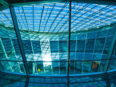 Frankfurt, Almanya - 28 Nisan 2018: Frankfurt Pearson havaalanında içinde Frankfurt, Almanya'ya 28 Nisan 2018