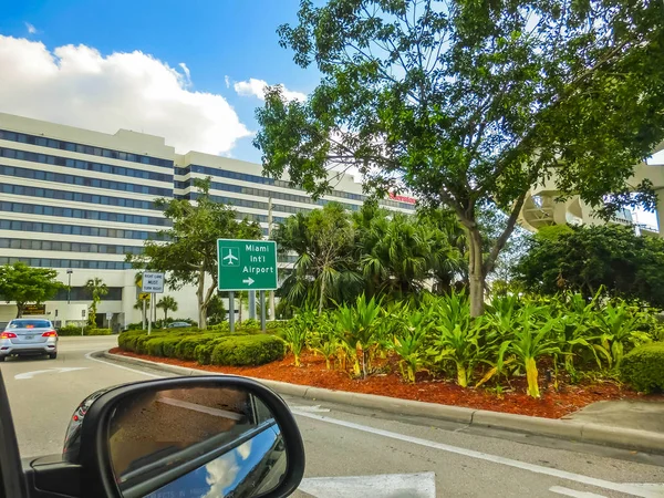 Miami Usa Dubna 2018 Mezinárodní Letiště Miami Pohled Silnice Miami — Stock fotografie
