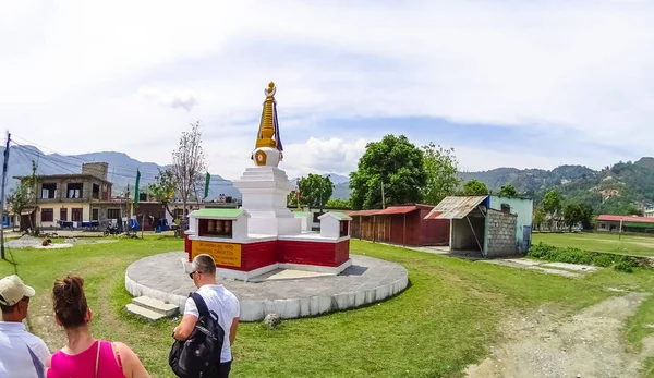 Pokhara Nepál Április 2018 Ban Emberek Közelében Namgyalt Chorten Nepáli — Stock Fotó