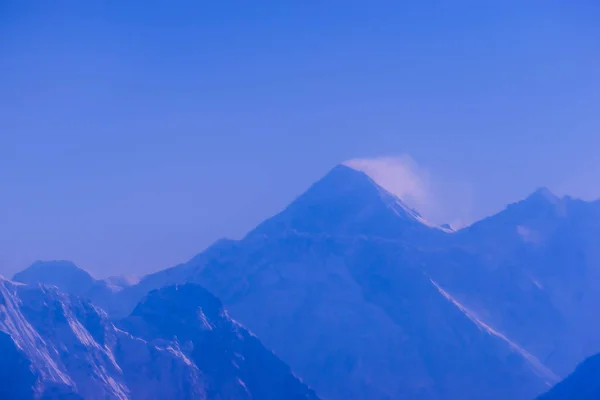 Himalaya bergen i Nepal, utsikt över lilla byn Braga på Annapurna krets — Stockfoto