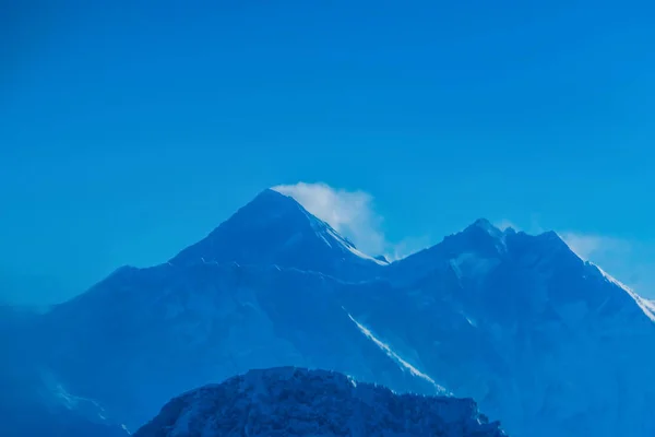 Himalaya bergen i Nepal, utsikt över lilla byn Braga på Annapurna krets — Stockfoto