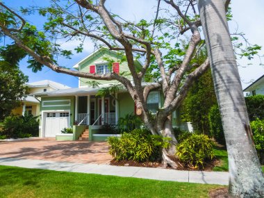 Naples, Amerika Birleşik Devletleri - 8 Mayıs 2018: Naples, Florida ABD plajda güzel bir ev