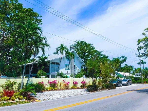 Neapel, usa - 8. mai 2018: schönes haus am strand von neapel, florida usa — Stockfoto