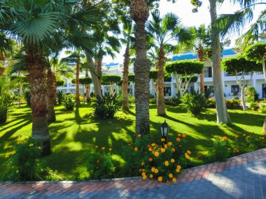 Sharm El Sheikh, Mısır - 31 Aralık 2018: Tropikal lüks Sultan bahçeleri Resort Red Sea Beach.