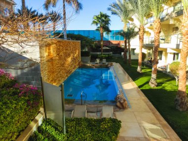 Sharm El Sheikh, Mısır - 31 Aralık 2018: Tropikal lüks Xperience Sea Breeze Resort Red Sea Beach.