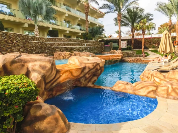 Sharm El Sheikh, Mısır - 31 Aralık 2018: Tropikal lüks Xperience Sea Breeze Resort Red Sea Beach.