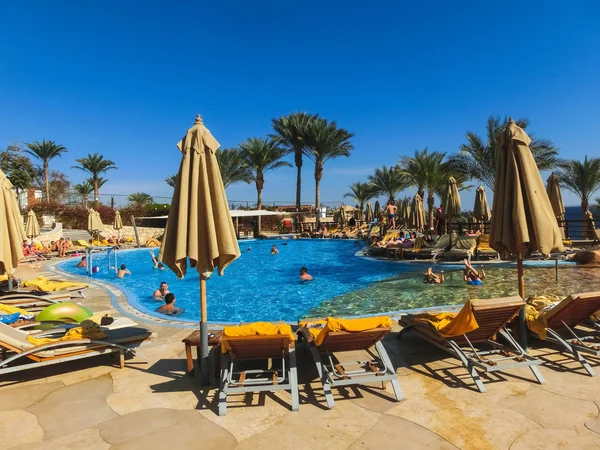 Sharm El Sheikh, Mısır - 31 Aralık 2018: Tropikal lüks Xperience Sea Breeze Resort Red Sea Beach.