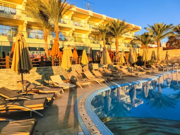 Шарм-эль-Шейх, Египет - 31 декабря 2018 года: Tropical luxury Xperience Sea Breeze Resort on Red Sea beach . — стоковое фото