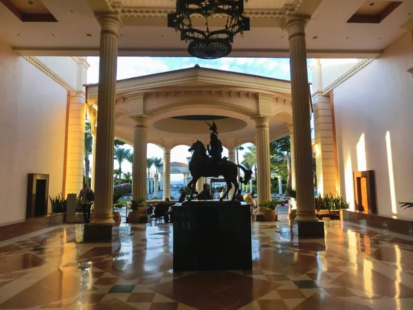 Sharm El Sheikh, Egipto - 05 de enero de 2019: El lobby en Sultan Gardens Resort en Sharm El Sheikh, Egipto — Foto de Stock