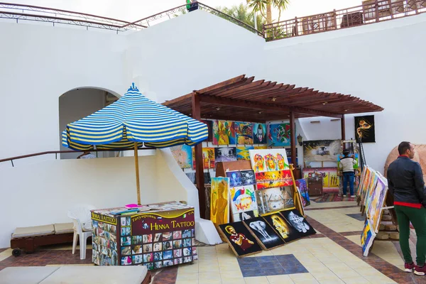 Sharm El Sheikh, Egipto - 05 de enero de 2019: La tienda de recuerdos en Sultan Gardens Resort en Sharm El Sheikh, Egipto — Foto de Stock