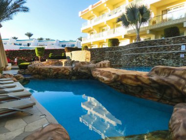 Sharm El Sheikh, Mısır - 31 Aralık 2018: Tropikal lüks Xperience Sea Breeze Resort Red Sea Beach.