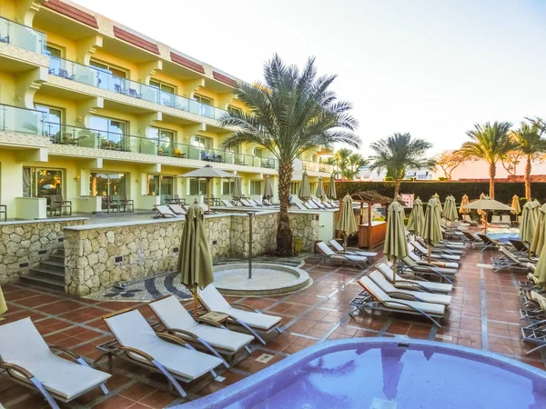 Sharm El Sheikh, Mısır - 31 Aralık 2018: Tropikal lüks Xperience Sea Breeze Resort Red Sea Beach.