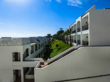 Sharm El Sheikh, Mısır - 31 Aralık 2018: Tropikal lüks Sultan bahçeleri Resort Red Sea Beach.