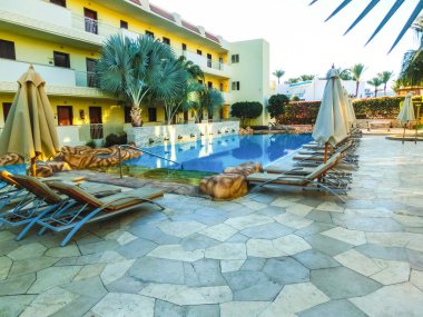 Sharm El Sheikh, Mısır - 31 Aralık 2018: Tropikal lüks Xperience Sea Breeze Resort Red Sea Beach.