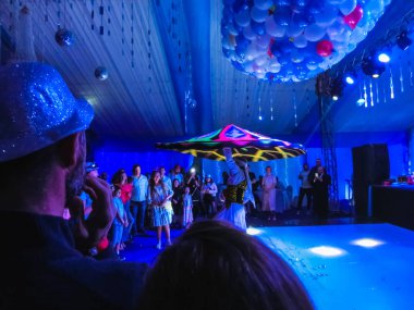 Sharm El Sheikh, Mısır - 31 Aralık 2018: Derviş dansçılar, geleneksel Mısır Tanoura olarak bilinen dans