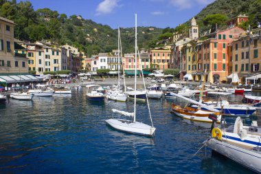 Güzel koyu renkli evlerin Portofino, Liguria, İtalya