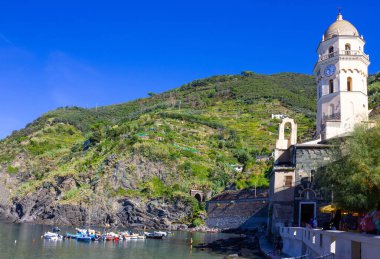 Vernazza kasabasındaki kumsal, Cinque Terre Ulusal Parkı