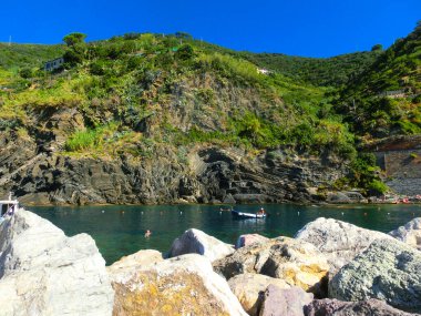 Vernazza kasabasındaki kumsal, Cinque Terre Ulusal Parkı