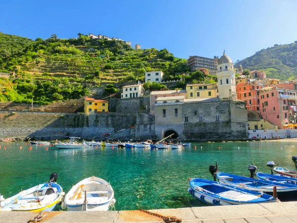 Vernazza kasabasındaki kumsal, Cinque Terre Ulusal Parkı