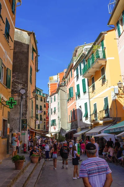 Vernazza, İtalya - 14 Eylül 2019: Vernazza Merkez Caddesi — Stok fotoğraf