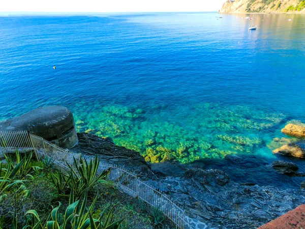 Stone fortifications of Monterosso al Mare, a small town in province La Spezia, Liguria, Italy. — Stock Photo, Image