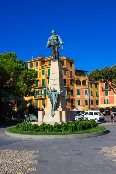 Santa Margherita Ligure, İtalya - 13 Eylül 2019: Santa Margherita Ligure, İtalya 'da Victor Emmanuel II Anıtı — Stok fotoğraf