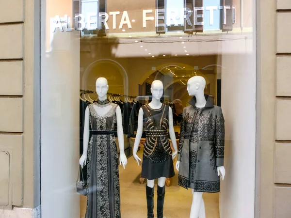 Roma Talya Eylül 2015 Moda Tasarımcısı Yazlık Satış Mağazası Eylül — Stok fotoğraf