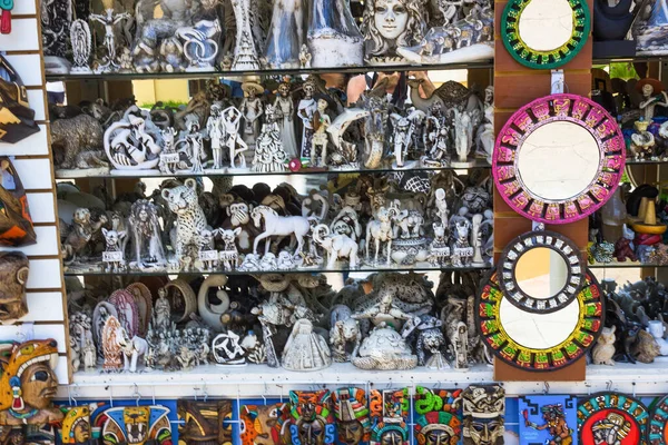 Керамические Подарочные Продукты Подносе Уличного Торговца Cozumel Мексика — стоковое фото