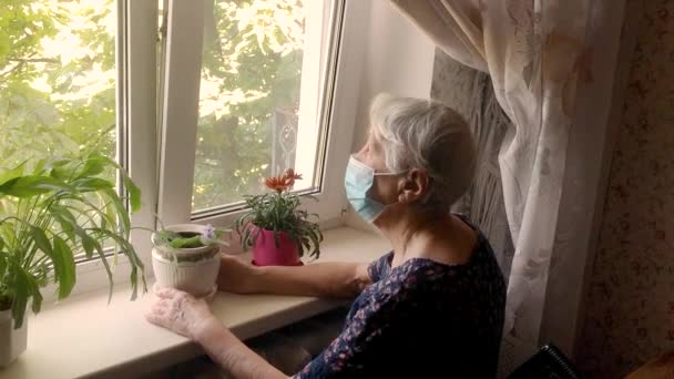 Έννοια Covid Υγεία Ασφάλεια Και Πανδημία Ηλικιωμένη Μοναχική Γυναίκα Που — Αρχείο Βίντεο