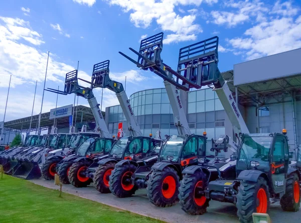 Kyiv Ukraina Juni 2020 Skid Steer Loader Bobcat Jalan Kyiv — Stok Foto