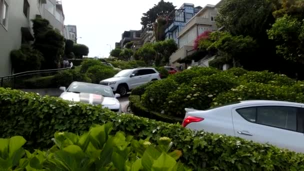 美国加利福尼亚州旧金山- 2016年5月4日：伦巴第街视图 — 图库视频影像