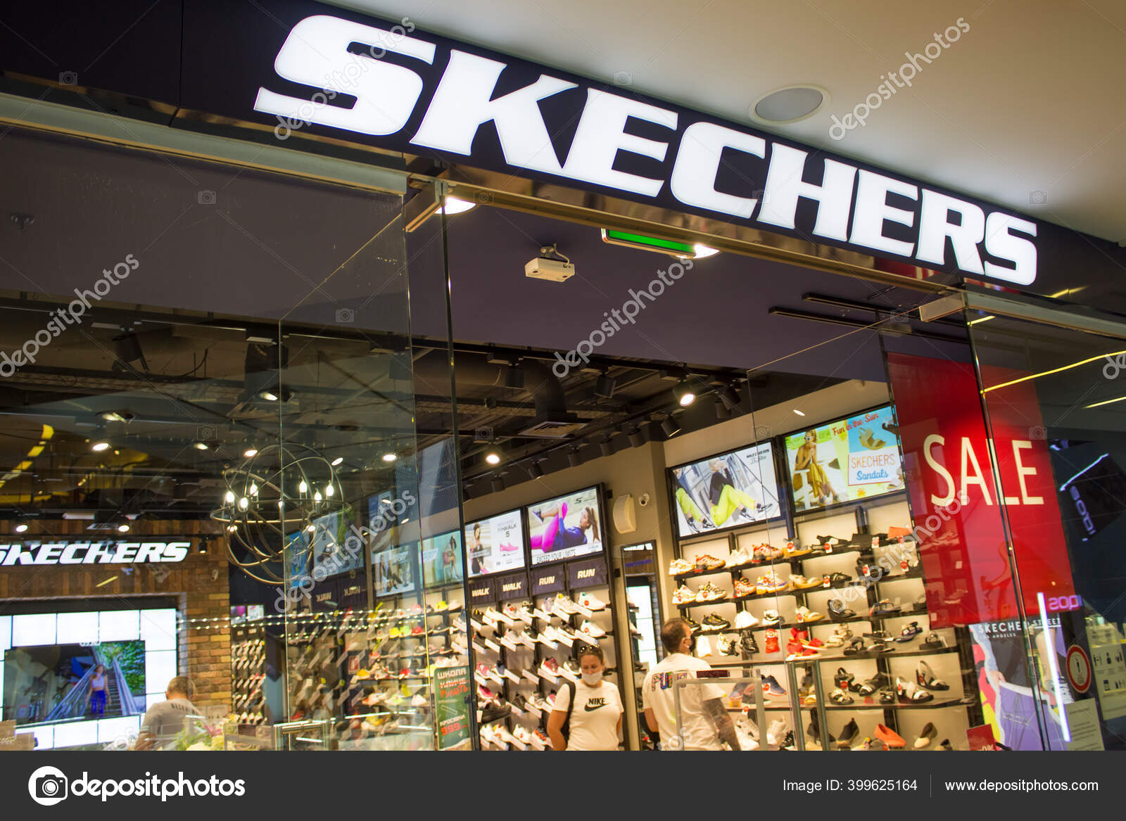 massefylde Taiko mave Fighter Kiyv Ukraine August 2020 Sign Skechers Shop Shopping Mall Skechers – Stock  Editorial Photo © Marina113 #399625164