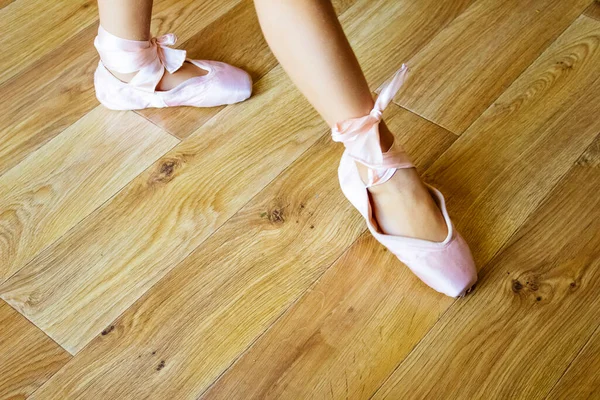 Joven Bailarina Con Zapatos Puntiagudos Casa Sueños Concepto Danza Ballet —  Fotos de Stock