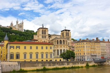 Lyon, Fransa - 3 Ağustos 2019: Saint Jean Katedrali veya Saint Jean Baptiste, Fransa 16 Haziran 2016