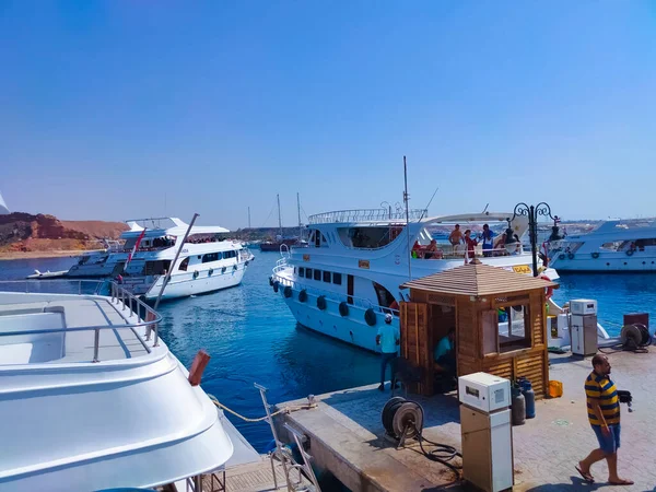 Sharm Sheikh Egypten September 2020 Fritidsbåtar Hamnen För Kryssning Ras — Stockfoto