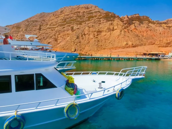 Sharm Sheikh Egyiptom Szeptember 2020 Vitorlás Hajó Turistákkal Ras Mohamed — Stock Fotó