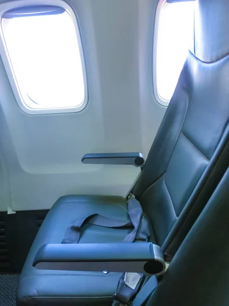 Interior Del Avión Pasajeros Con Los Asientos Pantallas — Foto de Stock