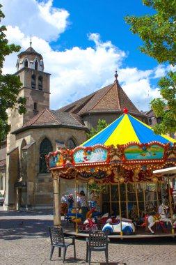 Cenevre, İsviçre - 17 Haziran 2016: St. Pierre Katedrali Cenevre, İsviçre 'de bugün Cenevre Protestan Kilisesi' ne bağlı bir katedral. St. Pierre Katedrali 'nin Kalesi