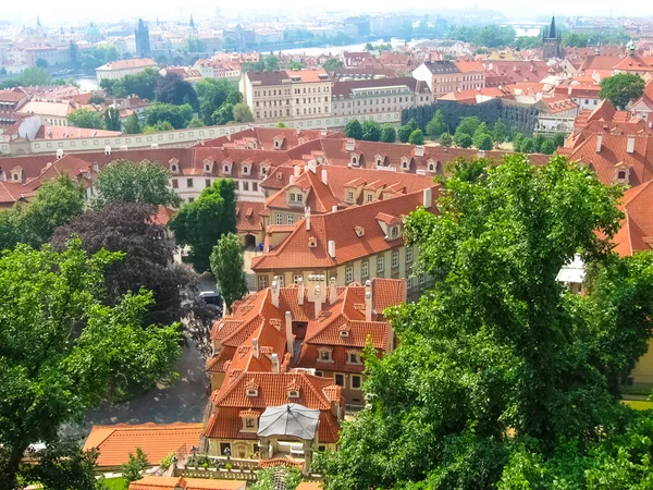 Le panorama aérien des toits de la vieille ville Prague, République tchèque — Photo