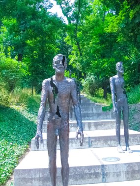 Prag, Çek Cumhuriyeti - 26 Haziran 2010: Prag 'daki Komünizm Mağdurları Anıtı. 1948-1989 döneminde komünist yönetimin kurbanlarının anısına Prag 'da bir dizi heykel.