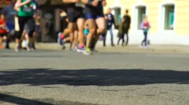 Closeup maraton koşucular bacaklar