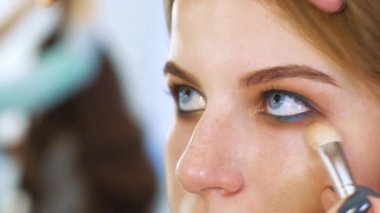 dumanlı gözler makyaj portre