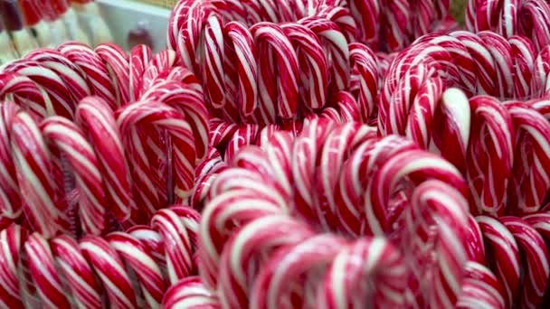 Zuckerstangen Zum Verkauf Weihnachtsgeschäft Urlaub Saisonale Leckereien Festtagsstimmung — Stockvideo